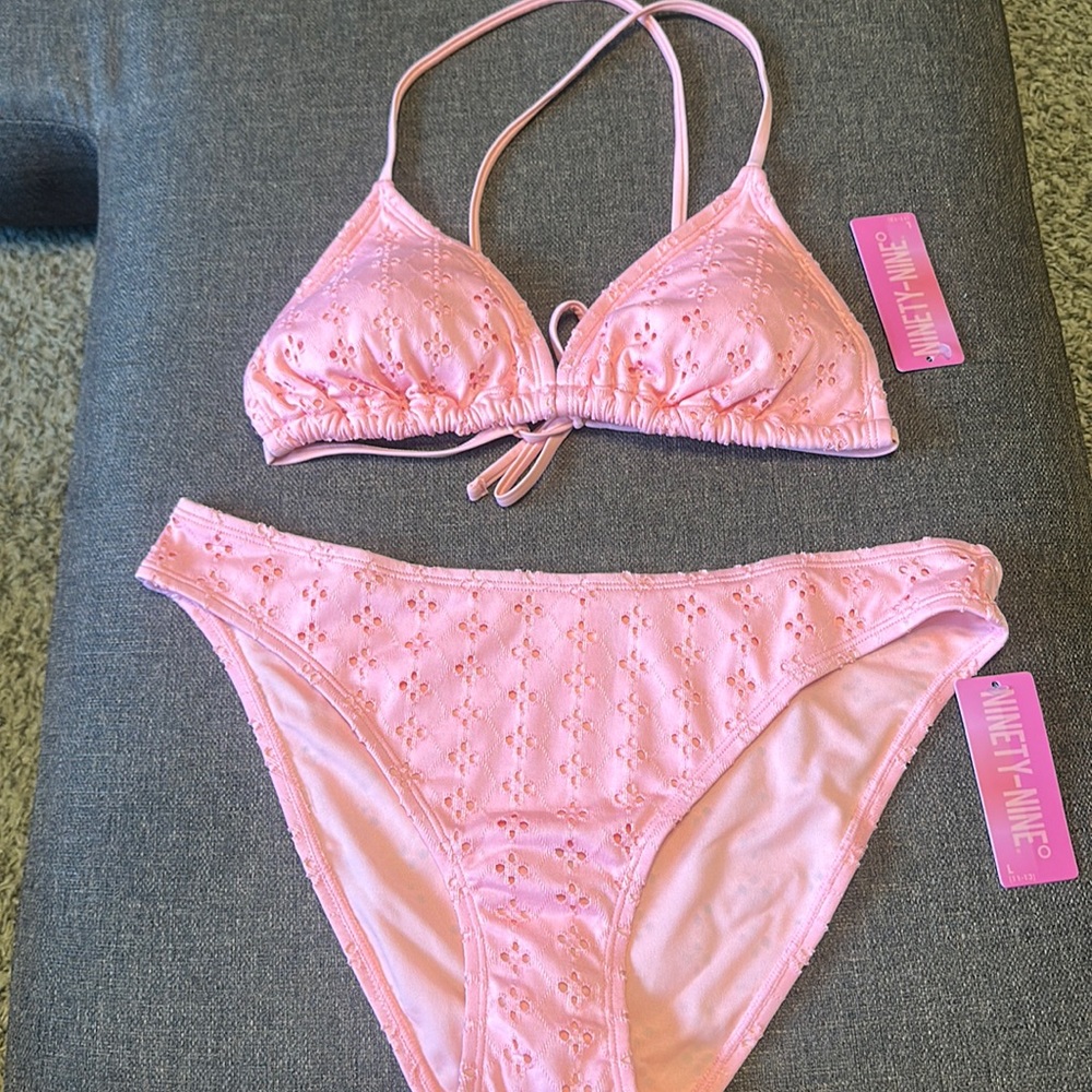 NINETY-NINE DEGREES JUNIORS EYELET BIKINI: PINK: NEW WITH TAGS: SIZE L (11/13)